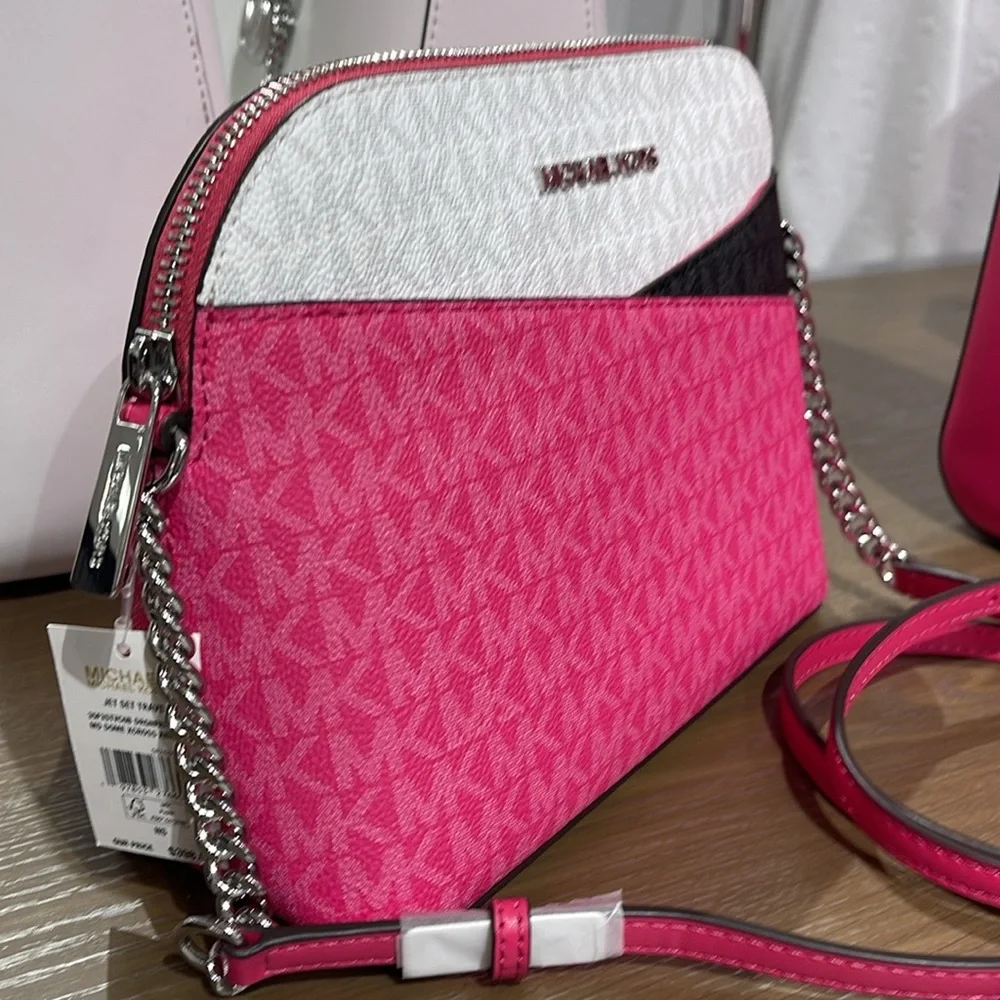 Michael Kors Jet Set Travel Md Sgntr Logo Color Block Dome Crossbody
DRAGONFRUIT - Picture 11 of 16